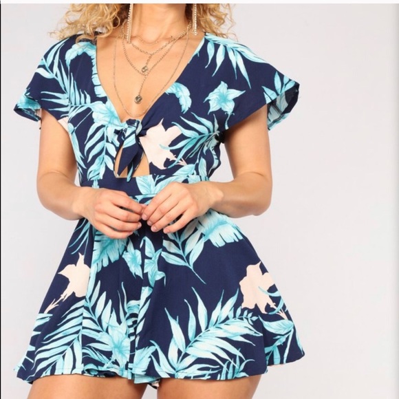 Fashion Nova tropical print romper - Picture 1 of 3